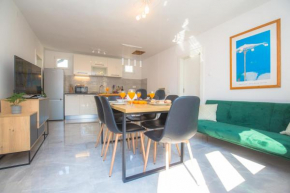 Luxury Old Town Apartment I&I